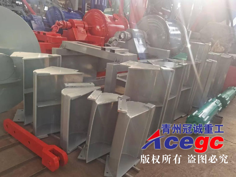 挖沙選金洗沙過(guò)駁船